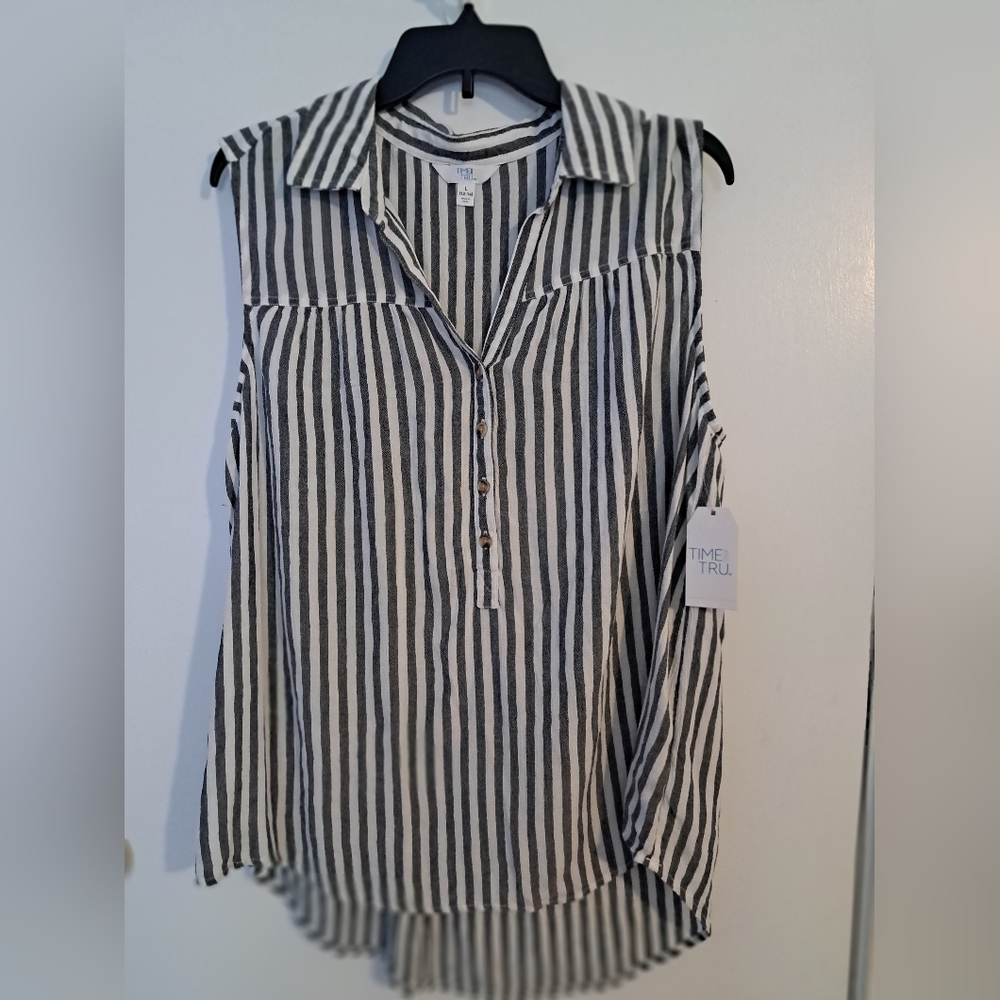 Women's time and true relaxed fit Henley button-up tank size Large